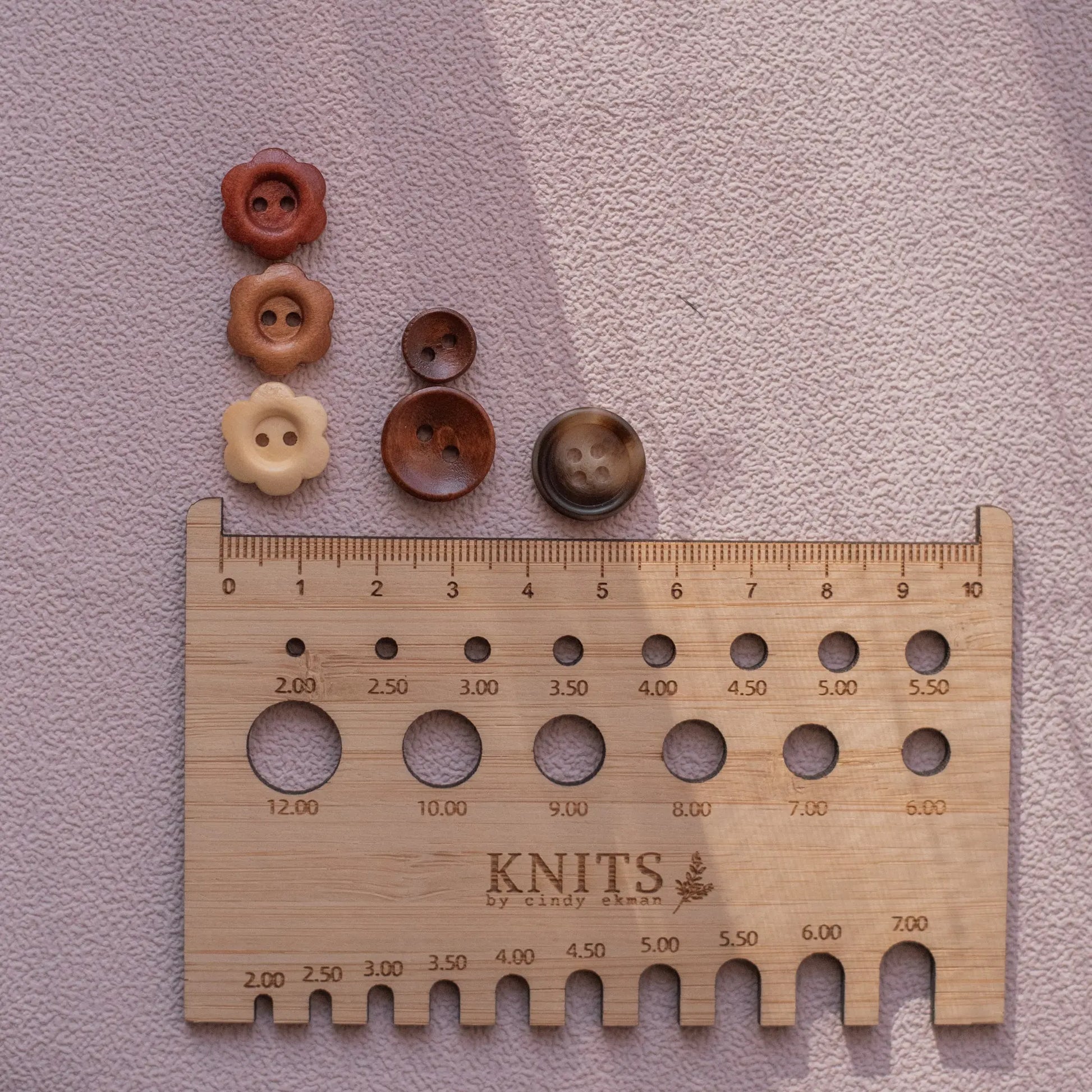 The Flower Button KNITS by cindy ekman