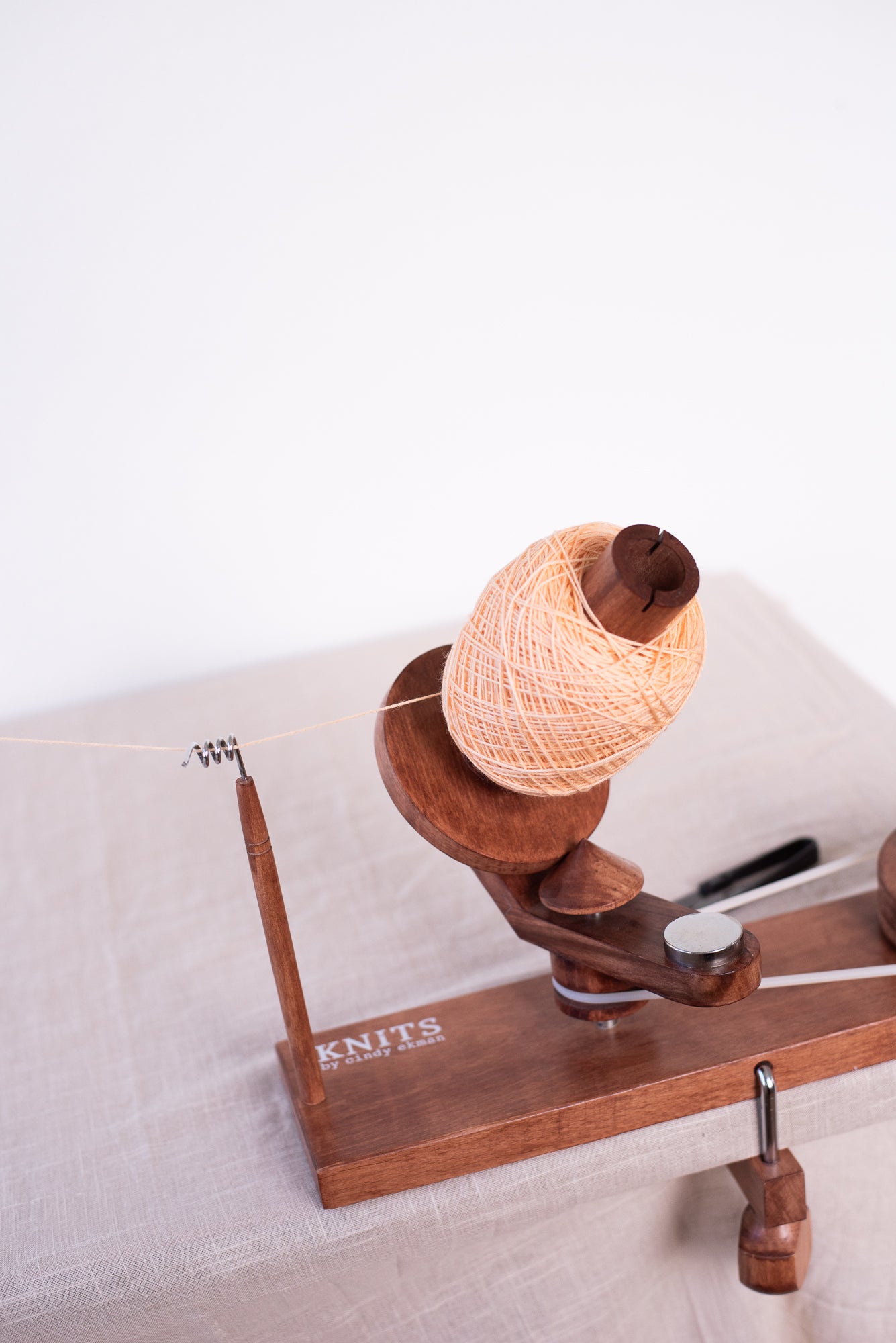Yarn ball winder
