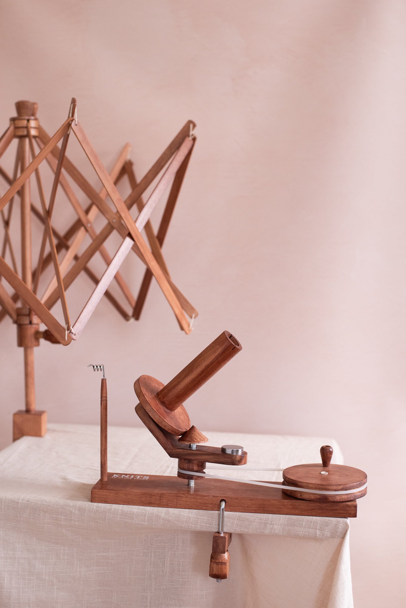 Yarn ball winder