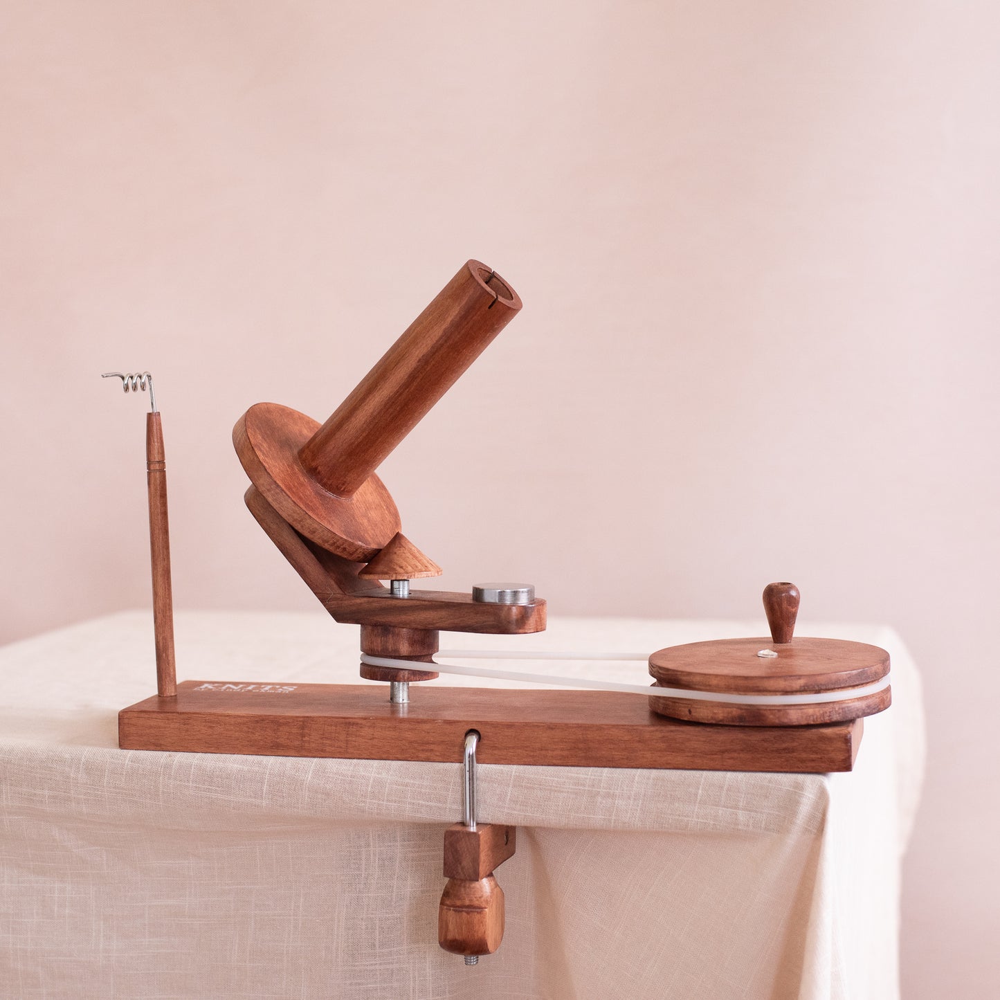 Yarn ball winder