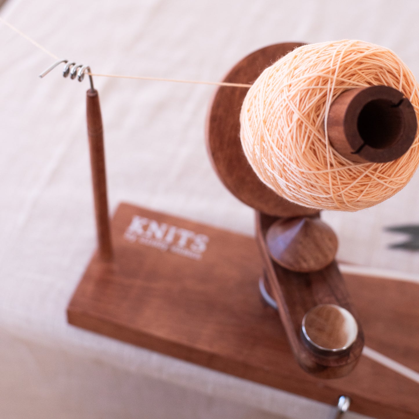 Yarn ball winder