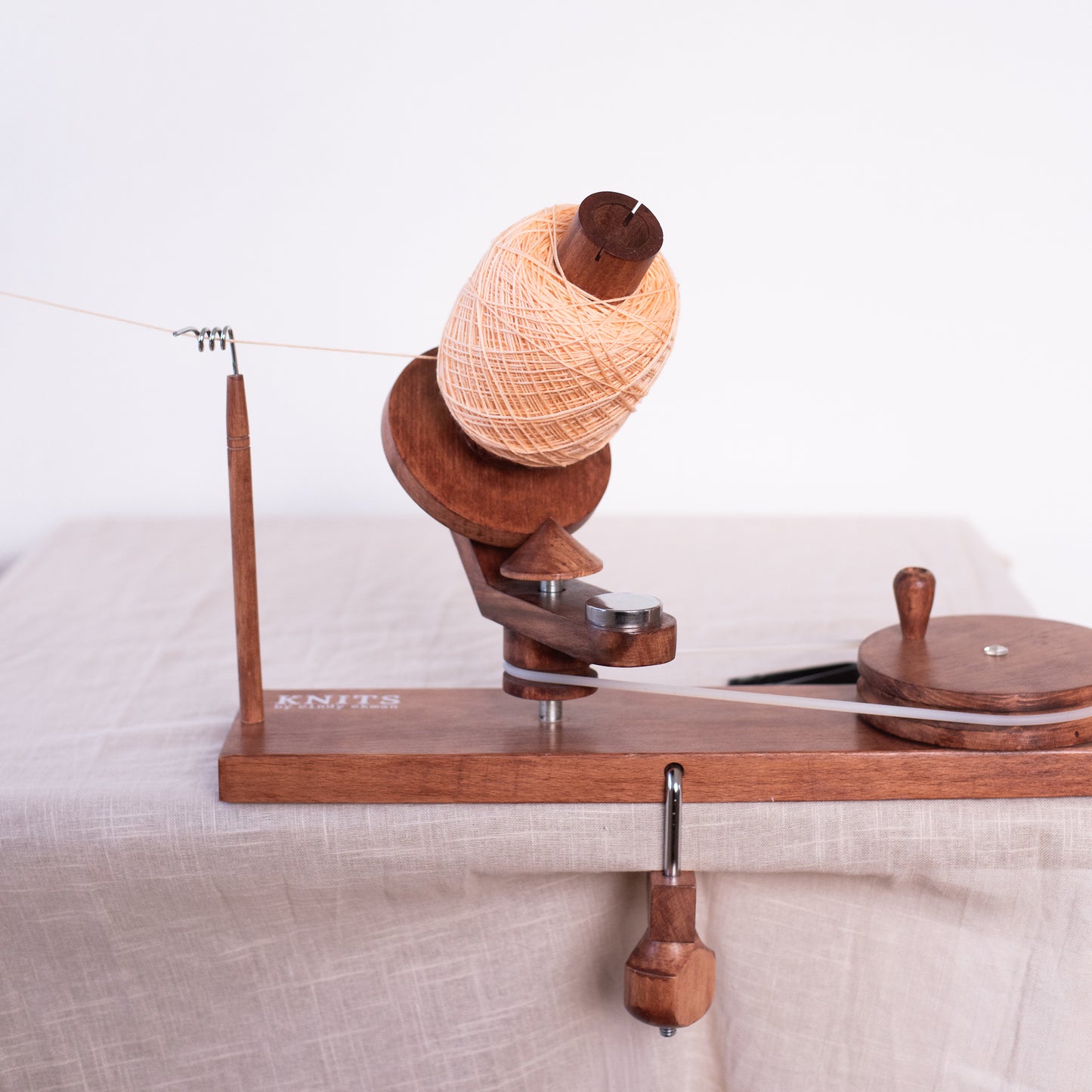 Yarn ball winder