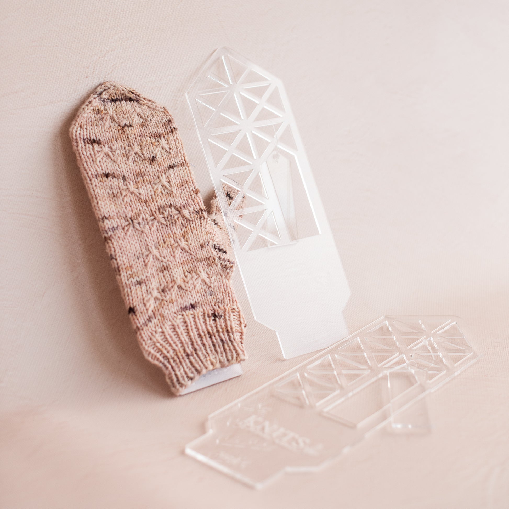 mitten blocker acrylic size S