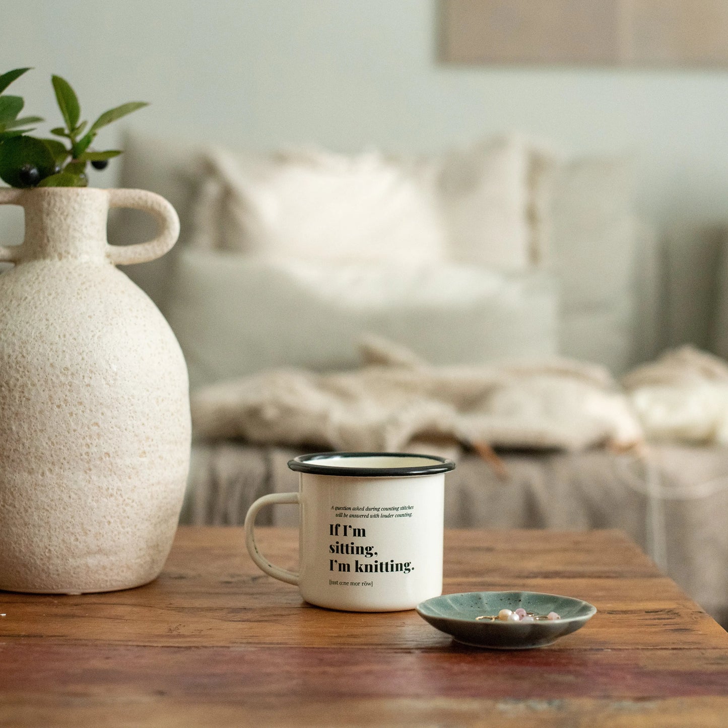 The enamel mug KNITS by cindy ekman