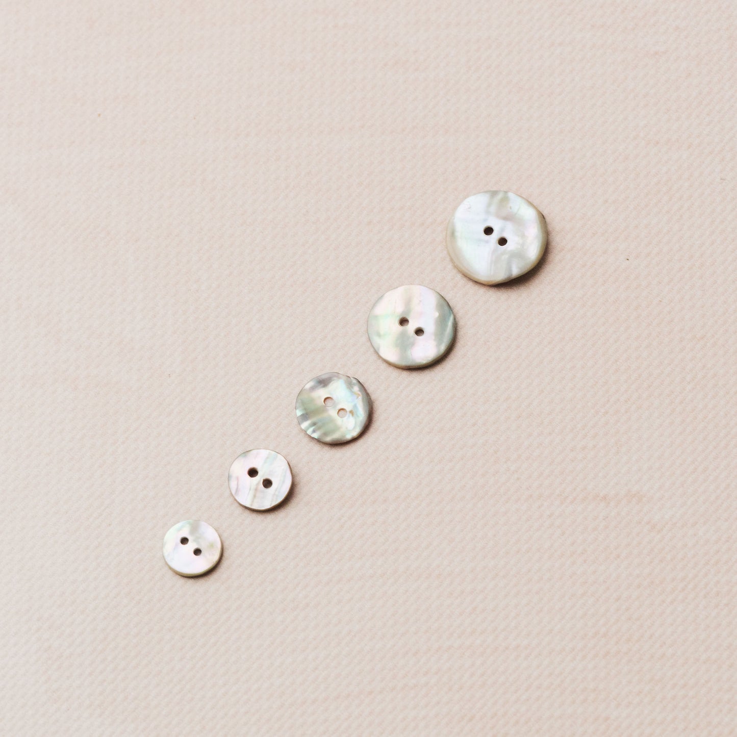 Pearl/shell buttons