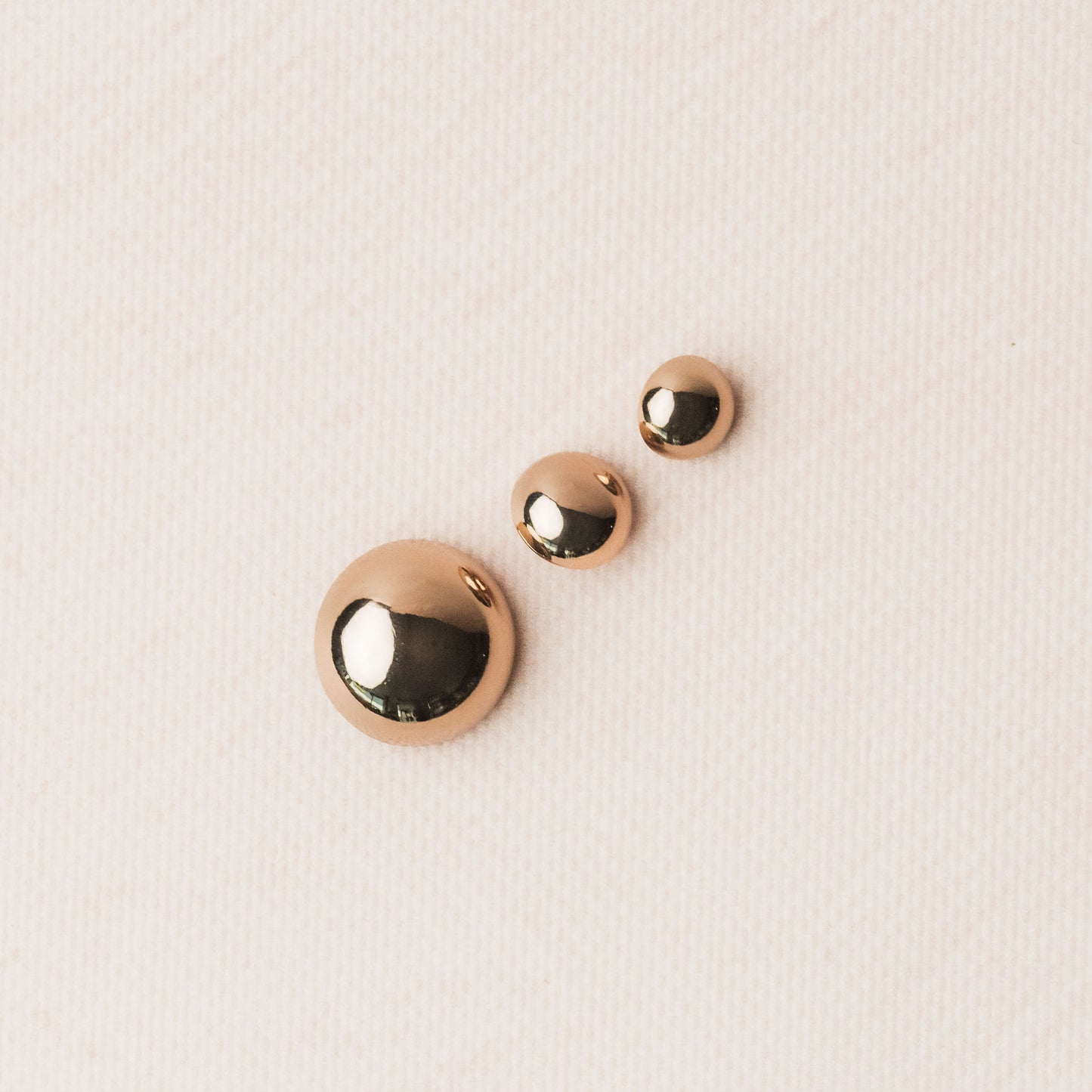 Metal buttons