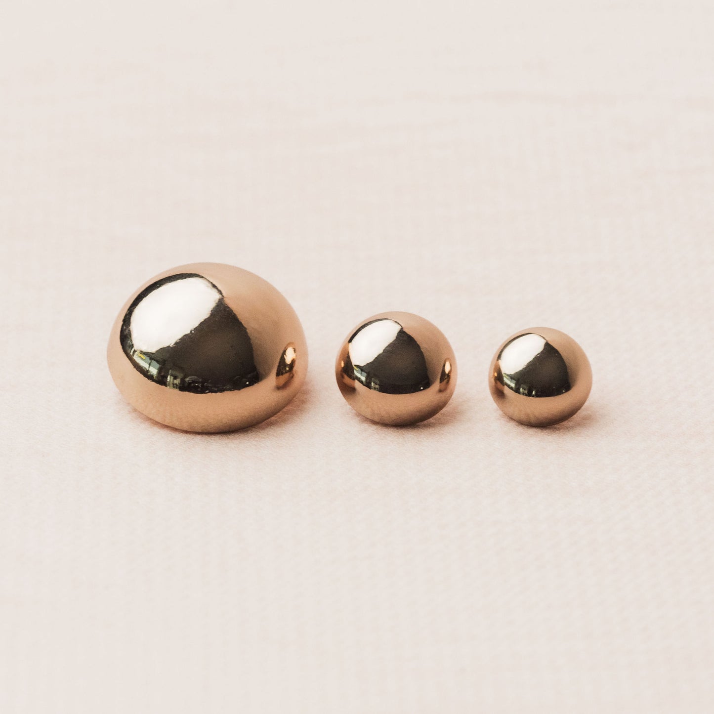 Metal buttons