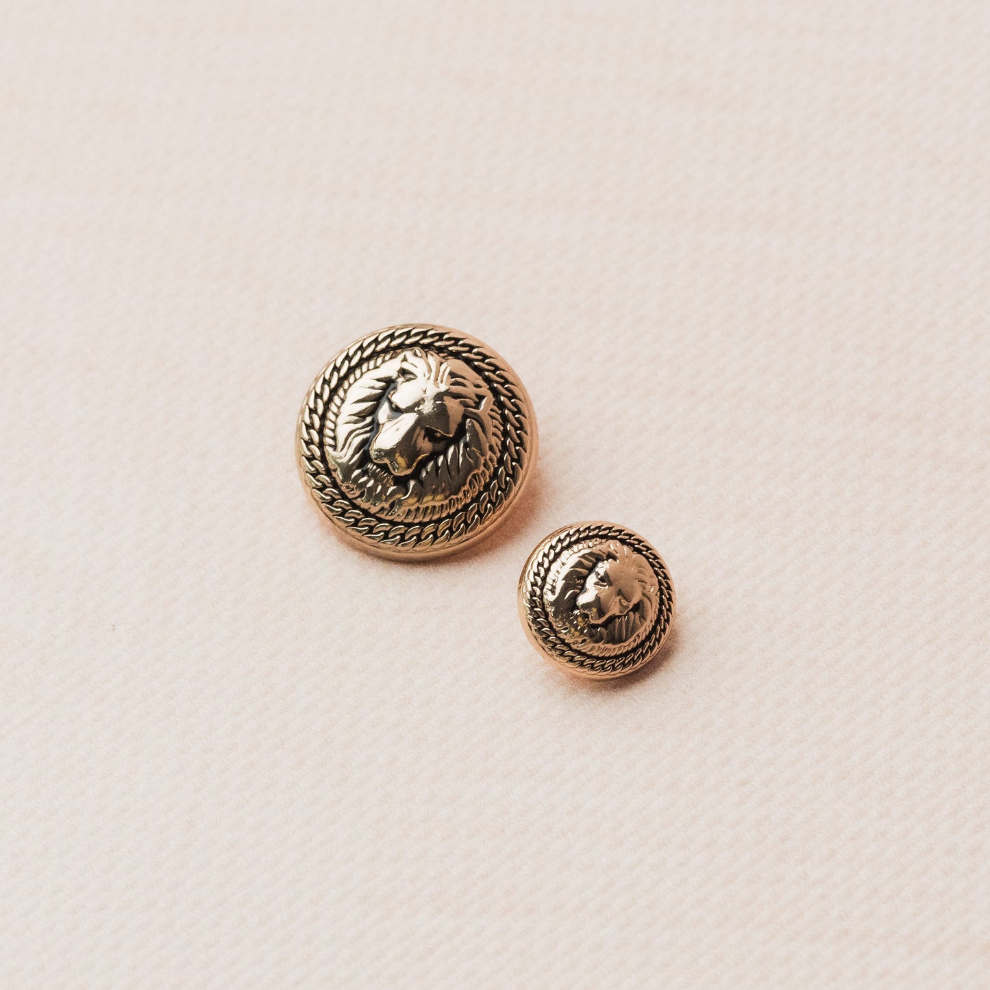 Metal buttons