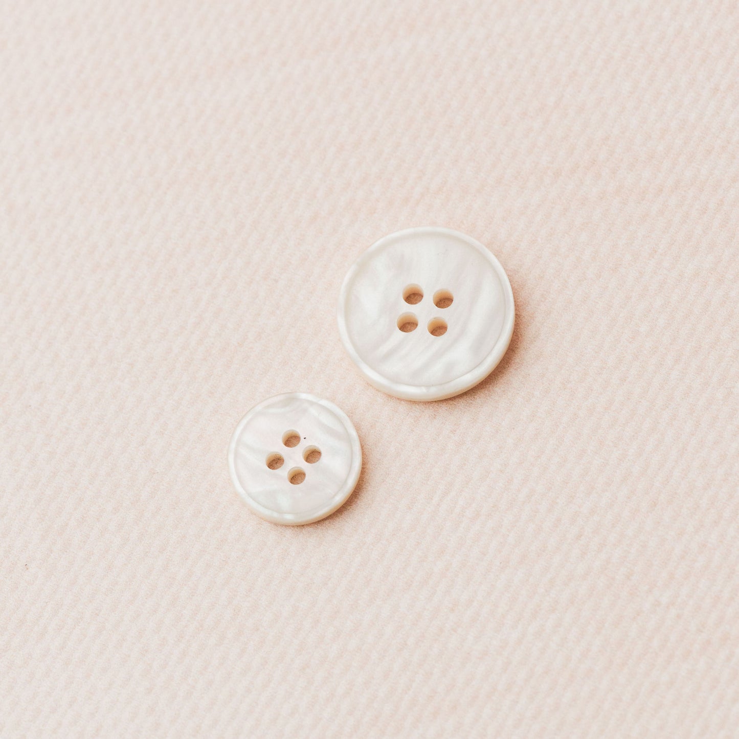Pearl/shell buttons
