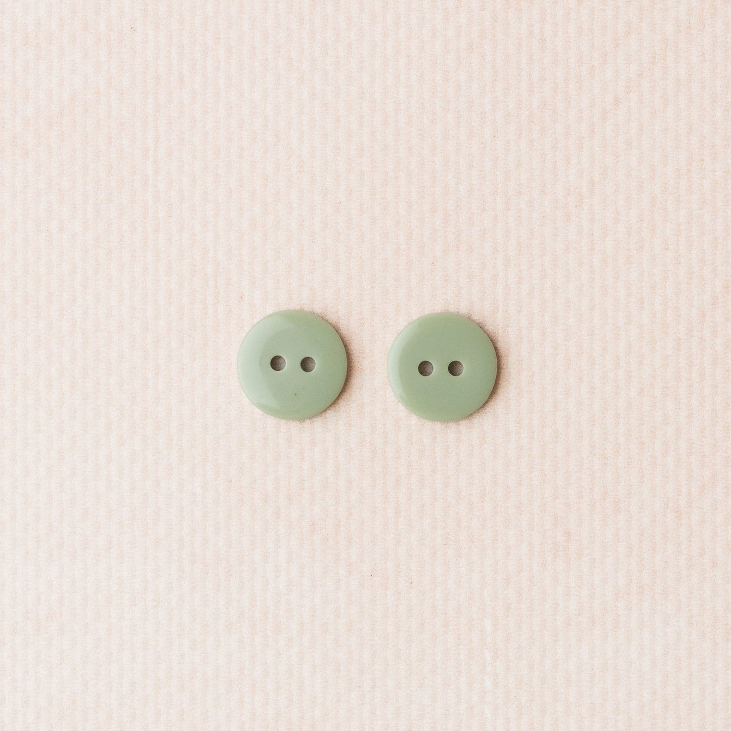 Resin buttons