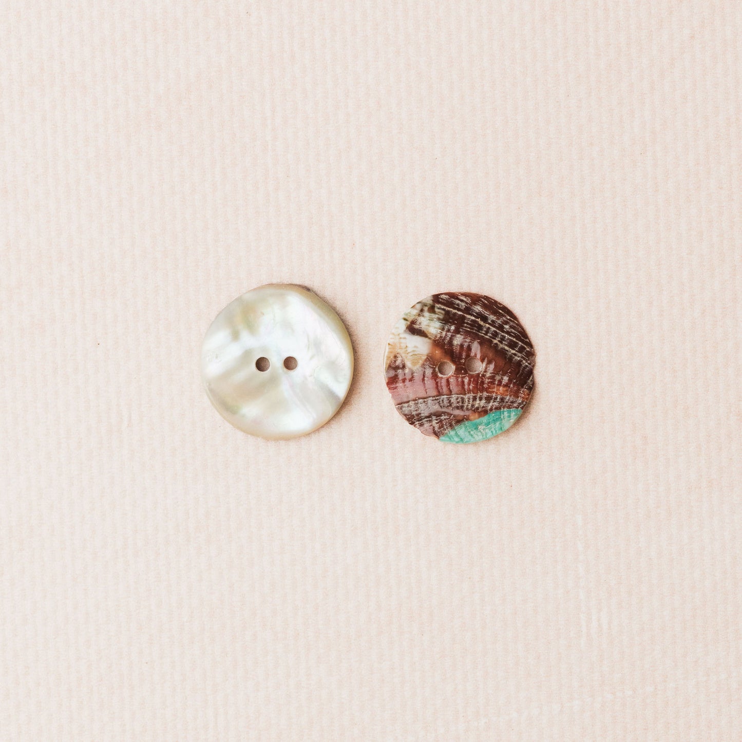Pearl/shell buttons