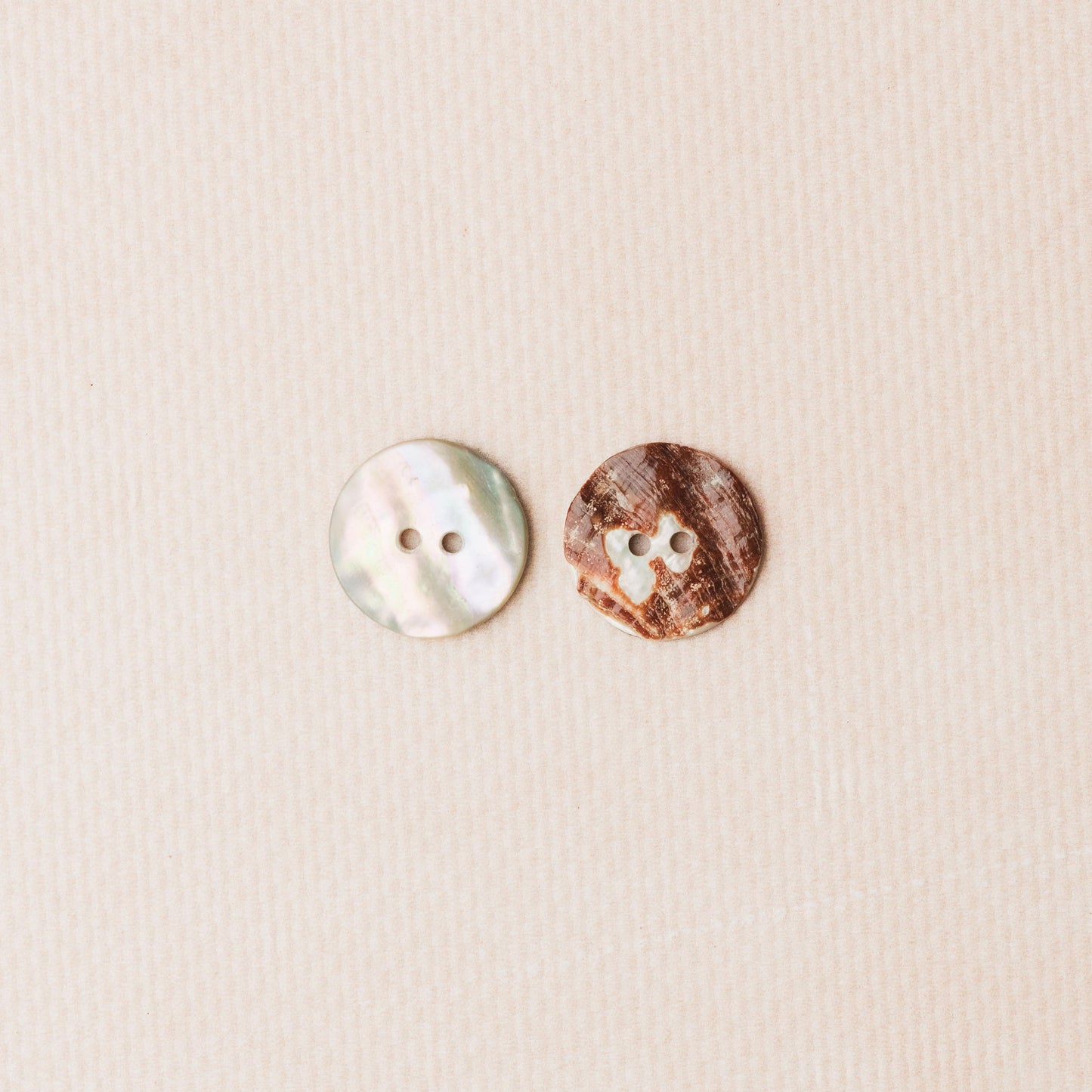 Pearl/shell buttons