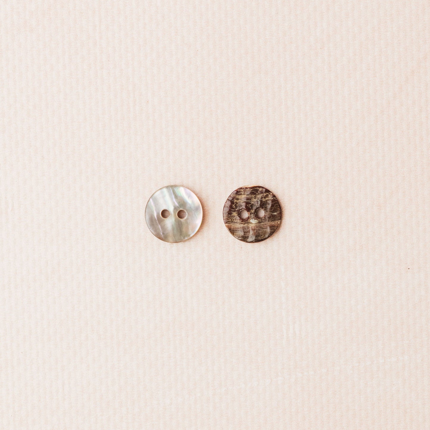 Pearl/shell buttons