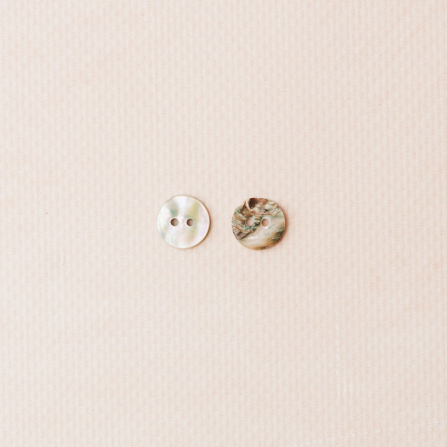 Pearl/shell buttons