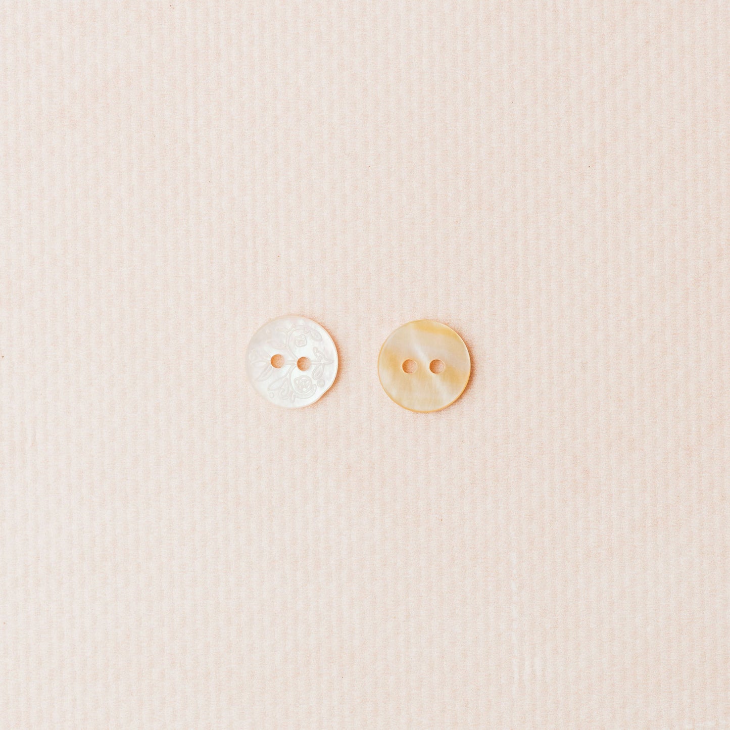 Pearl/shell buttons
