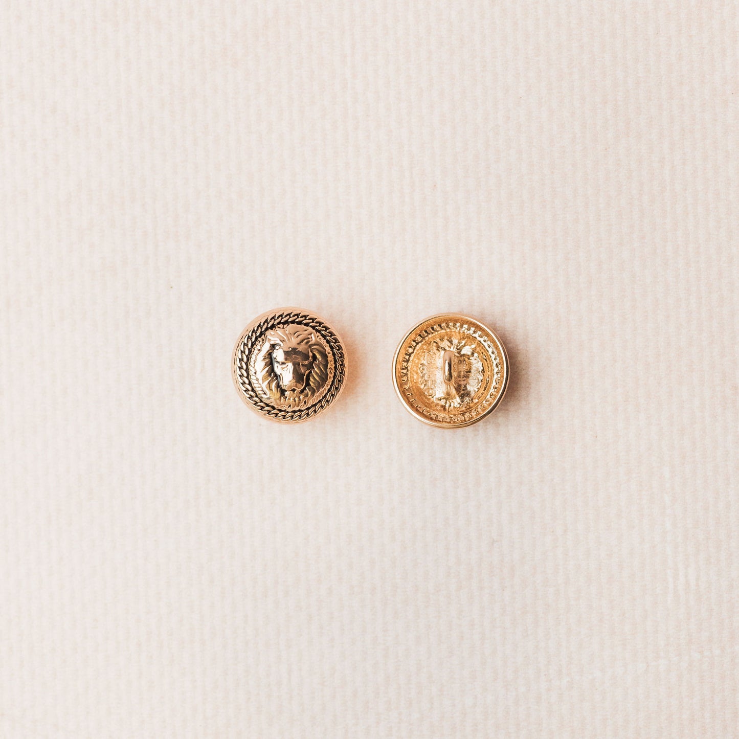 Metal buttons