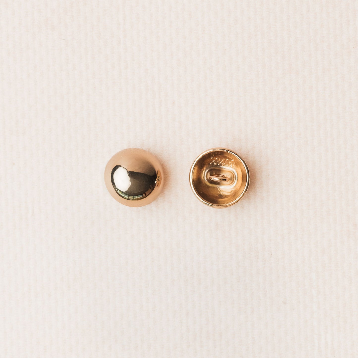 Metal buttons