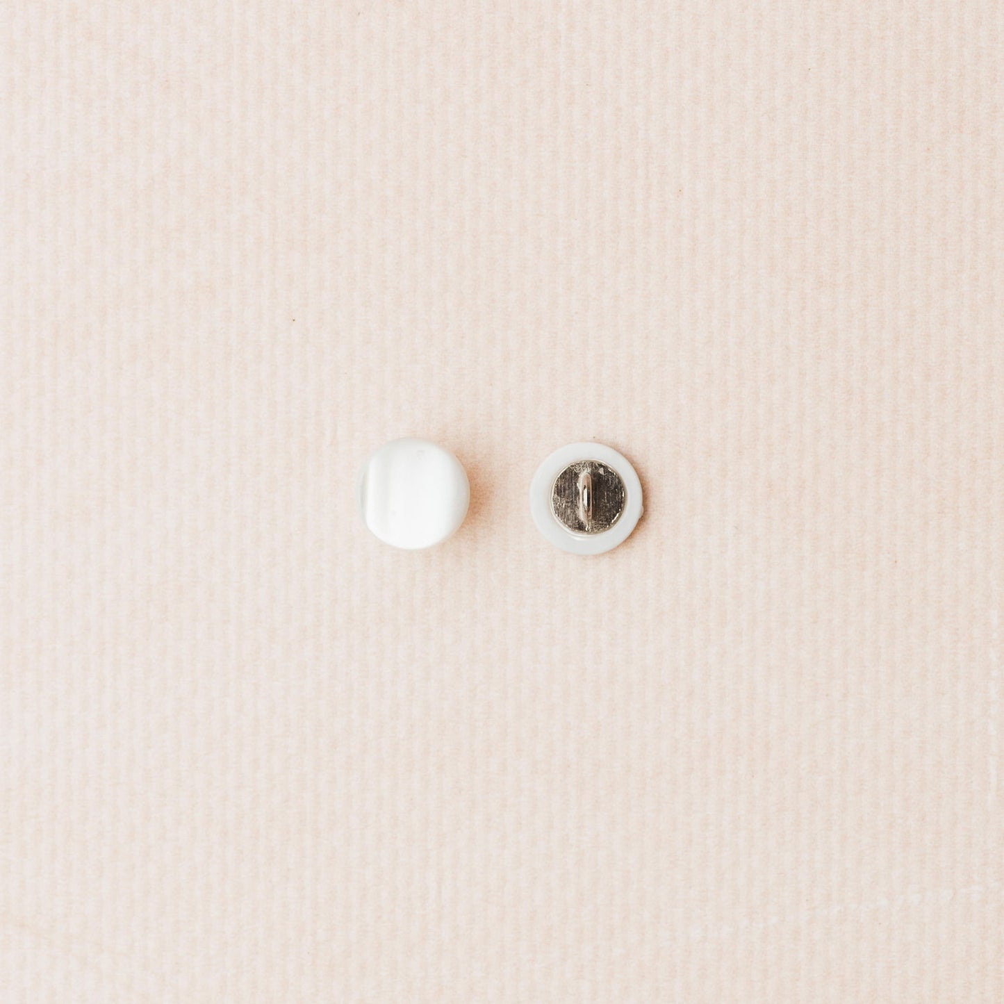 Pearl/shell buttons
